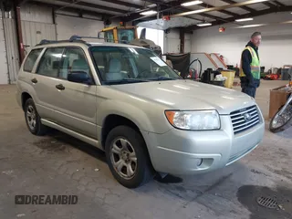 2006 Subaru Forester 2.5 X with VIN JF1SG63686H752925, listed as a IAAI auction lot 41786667 with 233,115 mi miles. Bid and sale history available at carsss.com. Image 1.