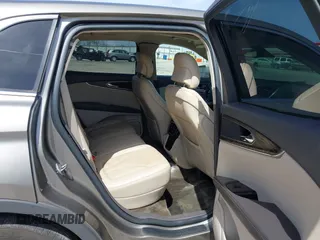 2017 Lincoln MKX Reserve z VIN 2LMPJ8LR4HBL41092, wystawiony jako IAAI lot #41815783 z przebiegiem 104 578 mil mil oraz . Historia ofert i sprzedaży dostępna na DreamBid. Obrazek 8.