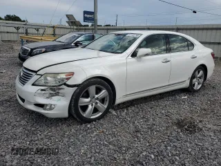 2011 Lexus LS 460 z VIN JTHBL5EFXB5105949, wystawiony jako Copart lot #57102795 z przebiegiem 197 877 mil mil oraz Szkoda całkowita • Salvage title. Historia ofert i sprzedaży dostępna na DreamBid. Obrazek 1.