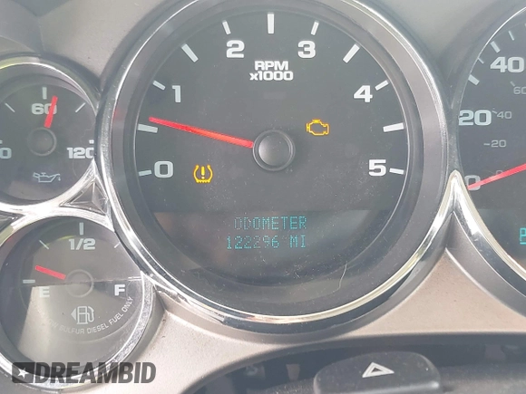 2011 GMC Sierra 2500HD Work Truck z VIN 1GT22ZC82BZ459036, wystawiony jako IAAI lot #42126973 z przebiegiem 122 296 mil mil oraz . Historia ofert i sprzedaży dostępna na DreamBid. Obrazek 15.
