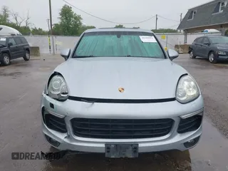 2017 Porsche Cayenne с VIN WP1AA2A25HKA80522, выставлен на аукционе IAAI как лот 42288882 с пробегом 145 422 миль миль и . История ставок и продаж доступна на DreamBid. Изображение 13.