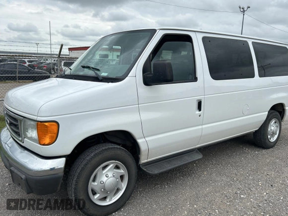 2007 Ford Econoline Passenger XL z VIN 1FMNE11WX7DA31450, wystawiony jako Copart lot #63062985 z przebiegiem 91 651 mil mil oraz Czysty tytuł • Clean title. Historia ofert i sprzedaży dostępna na DreamBid. Obrazek 2.