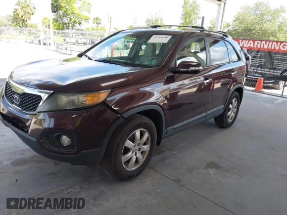 2012 Kia Sorento LX z VIN 5XYKT4A6XCG218424, wystawiony jako IAAI lot #42351646 z przebiegiem 185 016 mil mil oraz . Historia ofert i sprzedaży dostępna na DreamBid. Obrazek 17.
