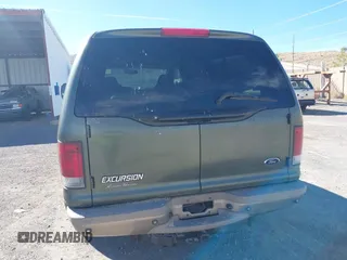 2003 Ford Excursion с VIN 1FMSU45F33EA35667, выставлен на аукционе IAAI как лот 40682023 с пробегом 279 381 миль миль и . История ставок и продаж доступна на DreamBid. Изображение 16.