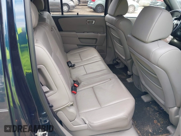 2010 Honda Pilot Touring with VIN 5FNYF4H80AB025356, listed as a IAAI auction lot 42029008 with 138,785 mi miles. Bid and sale history available at carsss.com. Image 8.