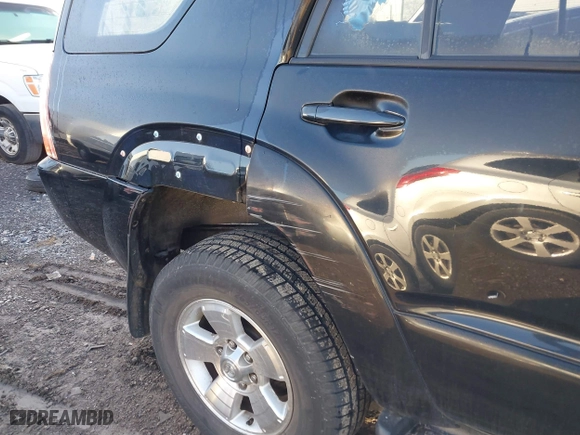 2005 Toyota 4Runner SR5 with VIN JTEBU14R658049719, listed as a IAAI auction lot 41838932 with 222,634 mi miles. Bid and sale history available at carsss.com. Image 6.