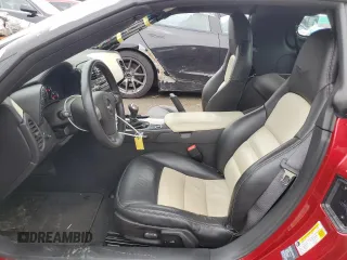 2008 Chevrolet Corvette z VIN 1G1YY26W585120032, wystawiony jako Copart lot #55013495 z przebiegiem 19 778 mil mil oraz Szkody całkowita. Historia ofert i sprzedaży dostępna na DreamBid. Obrazek 7.