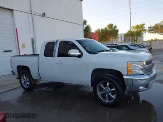 2007 Chevrolet Silverado 1500 LT w/1LT with VIN 1GCEK19J57Z507841, listed as a IAAI auction lot 41767893 with 334,294 mi miles. Bid and sale history available at carsss.com. Image 13.