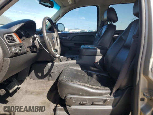 2014 GMC Yukon XL SLT with VIN 1GKS1KE05ER163129, listed as a Copart auction lot 50089885 with 220,073 mi miles and Salvage Title. Bid and sale history available at carsss.com. Image 7.