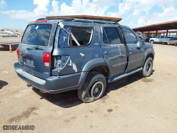 2005 Toyota Sequoia SR5 with VIN 5TDZT34A55S246422, listed as a IAAI auction lot 41965618 with 200,950 mi miles. Bid and sale history available at carsss.com. Image 4.