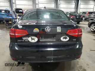 2015 Volkswagen Jetta SE with VIN 3VWD17AJ8FM313749, listed as a Copart auction lot 59810735 with 137,911 mi miles and Salvage title. Bid and sale history available at DreamBid. Image 6.