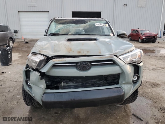 2022 Toyota 4Runner TRD Off Road with VIN JTEPU5JR5N6071613, listed as a Copart auction lot 44065345 with 19,241 mi miles and Non Repairable. Bid and sale history available at carsss.com. Image 5.