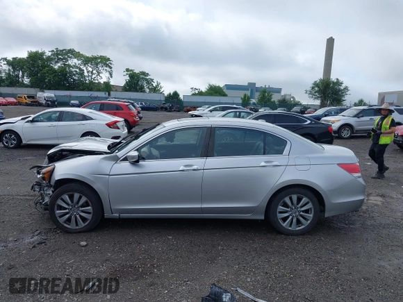 2011 Honda Accord EX-L с VIN 1HGCP3F83BA014108, выставлен на аукционе IAAI как лот 42527925 с пробегом 90 049 миль миль и . История ставок и продаж доступна на DreamBid. Изображение 15.