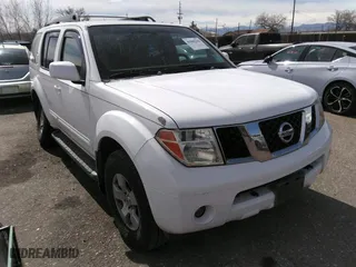 2007 Nissan Pathfinder SE with VIN 5N1AR18W77C617702, listed as a IAAI auction lot 41809282 with 243,737 mi miles. Bid and sale history available at carsss.com. Image 1.