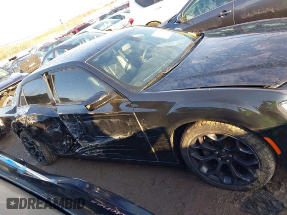 2019 Chrysler 300 with VIN 2C3CCABG6KH637059, listed as a IAAI auction lot 41631640 with 95,254 mi miles. Bid and sale history available at carsss.com. Image 14.