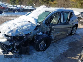 2019 Toyota Corolla Hatchback SE with VIN JTNK4RBE3K3029225, listed as a IAAI auction lot 41633479 with 90,172 mi miles. Bid and sale history available at carsss.com. Image 6.