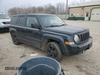 2014 Jeep Patriot Altitude with VIN 1C4NJPBA1ED758284, listed as a Copart auction lot 41959215 with 147,320 mi miles and Salvage Title. Bid and sale history available at DreamBid. Image 4.