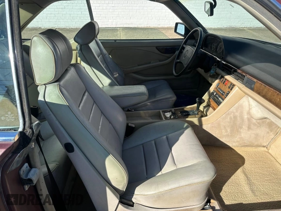 1986 Mercedes-Benz 560 with VIN WDBCA45D2GA206016, listed as a Copart auction lot 54577205 with 205,332 mi miles and Clean Title. Bid and sale history available at DreamBid. Image 5.