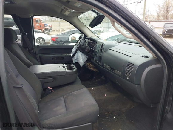 2010 Chevrolet Silverado 1500 LT with VIN 1GCSKSE3XAZ172390, listed as a IAAI auction lot 41839627 with 174,130 mi miles. Bid and sale history available at carsss.com. Image 5.