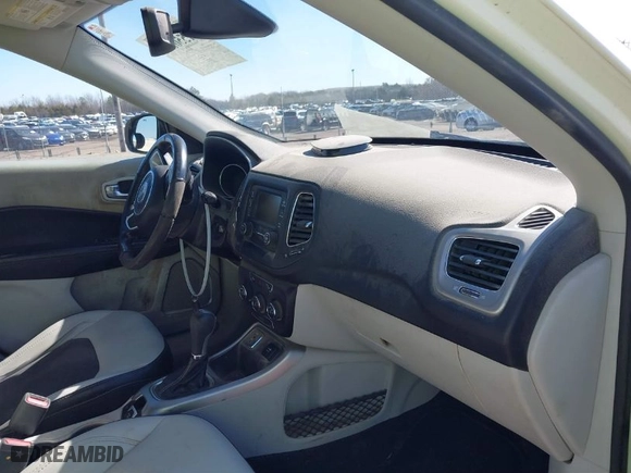 2018 Jeep Compass Latitude with VIN 3C4NJCBB7JT460683, listed as a IAAI auction lot 41550030 with 102,640 mi miles. Bid and sale history available at carsss.com. Image 5.
