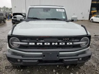 2024 Ford Bronco Outer Banks z VIN 1FMDE8BHXRLA92990, wystawiony jako Copart lot #56416545 z przebiegiem 4 366 mil mil oraz Szkoda całkowita • Salvage title. Historia ofert i sprzedaży dostępna na DreamBid. Obrazek 5.