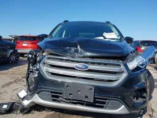 2017 Ford Escape SE with VIN 1FMCU0G98HUA80962, listed as a IAAI auction lot 41859621 with 78,611 mi miles. Bid and sale history available at carsss.com. Image 6.