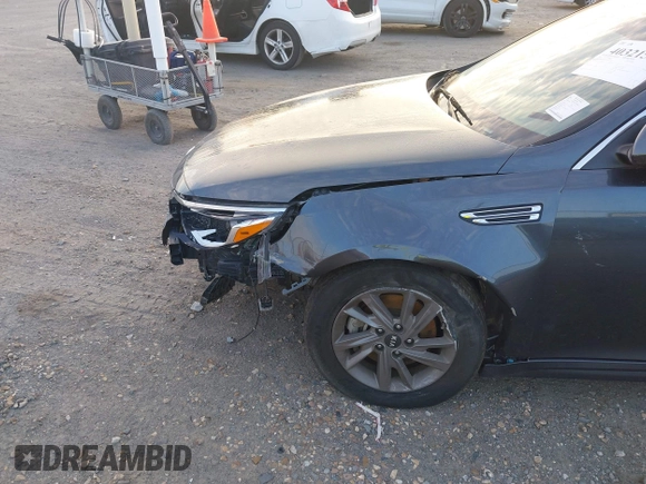2020 Kia Optima LX with VIN 5XXGT4L30LG423750, listed as a IAAI auction lot 40321560 with 81,957 mi miles. Bid and sale history available at carsss.com. Image 18.