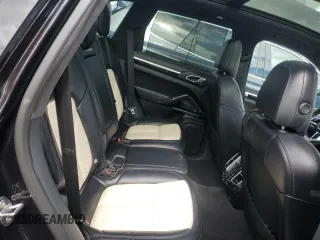 2017 Porsche Cayenne GTS с VIN WP1AD2A22HLA81676, выставлен на аукционе Copart как лот 50142495 с пробегом 88 742 миль миль и Списание • Salvage title. История ставок и продаж доступна на DreamBid. Изображение 11.