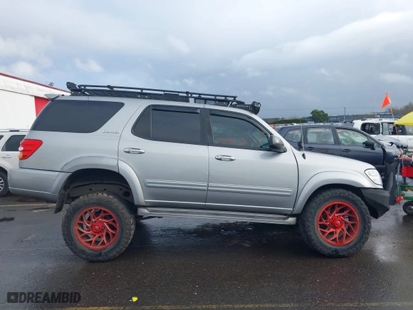 2002 Toyota Sequoia Limited with VIN 5TDZT38AX2S133555, listed as a IAAI auction lot 41211313 with 209,344 mi miles. Bid and sale history available at carsss.com. Image 13.