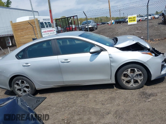 2021 Kia Forte LXS z VIN 3KPF24AD2ME333097, wystawiony jako IAAI lot #42171293 z przebiegiem 29 875 mil mil oraz . Historia ofert i sprzedaży dostępna na DreamBid. Obrazek 14.