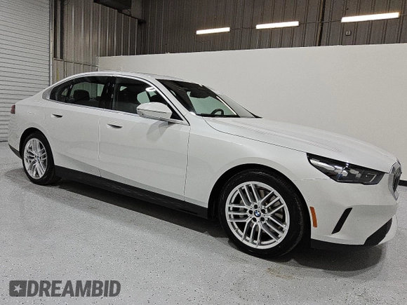 2024 BMW 5 Series 530i with VIN WBA43FJ00RCR68294, listed as a Copart auction lot 54630015 with 27,879 mi miles and Clean Title. Bid and sale history available at carsss.com. Image 4.