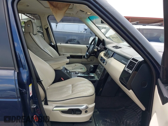 2011 Land Rover Range Rover SC with VIN SALMF1E4XBA341400, listed as a IAAI auction lot 42414485 with 150,907 mi miles and . Bid and sale history available at DreamBid. Image 5.