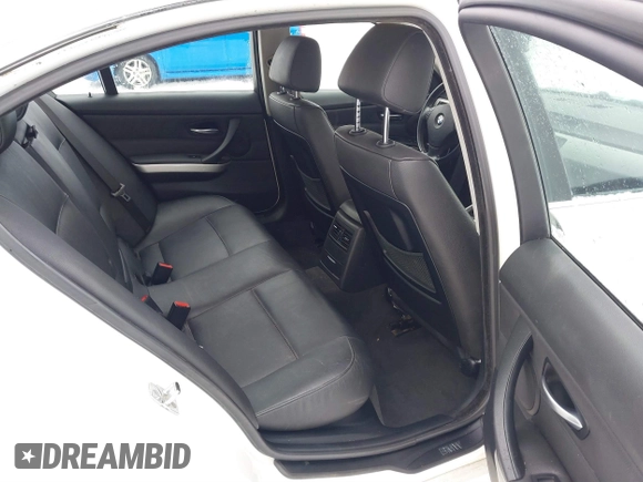 2006 BMW 3 Series 330xi with VIN WBAVD33556KL52150, listed as a IAAI auction lot 41307691 with 168,546 mi miles. Bid and sale history available at carsss.com. Image 8.