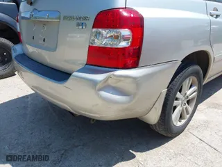 2006 Toyota Highlander Hybrid with VIN JTEEW21A060022737, listed as a IAAI auction lot 41967706 with 194,334 mi miles. Bid and sale history available at carsss.com. Image 6.