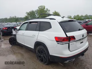 2022 Volkswagen Atlas SE with VIN 1V2KR2CA0NC509427, listed as a IAAI auction lot 42440164 with 52,898 mi miles and . Bid and sale history available at DreamBid. Image 3.