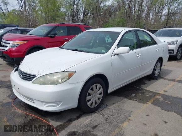 2006 Toyota Camry STD with VIN 4T1BE32K26U746232, listed as a IAAI auction lot 41946093 with 131,185 mi miles. Bid and sale history available at carsss.com. Image 17.