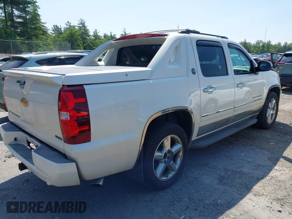 2013 Chevrolet Avalanche LTZ with VIN 3GNTKGE71DG122204, listed as a IAAI auction lot 42513923 with 152,733 mi miles and . Bid and sale history available at DreamBid. Image 4.
