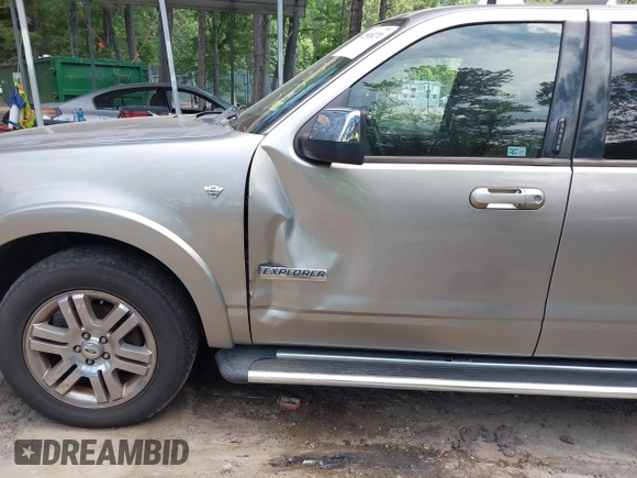 2008 Ford Explorer Limited с VIN 1FMEU75828UA32062, выставлен на аукционе IAAI как лот 42518271 с пробегом 352 328 миль миль и . История ставок и продаж доступна на DreamBid. Изображение 6.