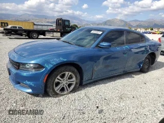 2020 Dodge Charger SXT z VIN 2C3CDXBG1LH136789, wystawiony jako Copart lot #56849025 z przebiegiem 71 896 mil mil oraz Szkoda całkowita • Salvage title. Historia ofert i sprzedaży dostępna na DreamBid. Obrazek 1.