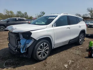2020 GMC Terrain SLT z VIN 3GKALVEV3LL249188, wystawiony jako Copart lot #54359825 z przebiegiem 56 620 mil mil oraz Szkoda całkowita • Salvage title. Historia ofert i sprzedaży dostępna na DreamBid. Obrazek 1.