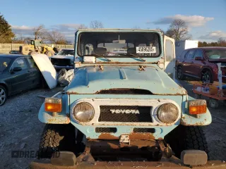 1977 Toyota Land Cruiser z VIN FJ40252050, wystawiony jako Copart lot #45896285 z przebiegiem 9 921 mil mil oraz Czysty tytuł • Clean title. Historia ofert i sprzedaży dostępna na DreamBid. Obrazek 5.