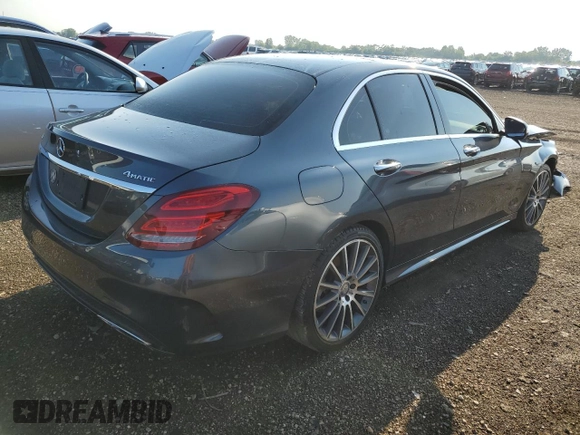 2015 Mercedes-Benz C 300 Luxury z VIN 55SWF4KB3FU018984, wystawiony jako Copart lot #62486905 z przebiegiem Nie podano mil oraz Szkoda całkowita • Salvage title. Historia ofert i sprzedaży dostępna na DreamBid. Obrazek 3.