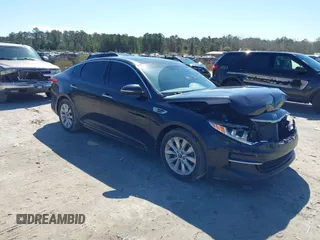 2017 Kia Optima EX z VIN 5XXGU4L37HG178269, wystawiony jako IAAI lot #41769660 z przebiegiem 160 979 mil mil oraz . Historia ofert i sprzedaży dostępna na DreamBid. Obrazek 1.