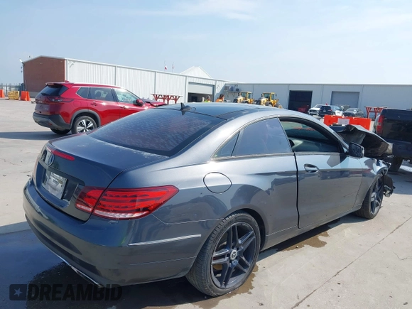 2014 Mercedes-Benz E 350 z VIN WDDKJ5KB1EF228682, wystawiony jako IAAI lot #42277442 z przebiegiem 120 511 mil mil oraz . Historia ofert i sprzedaży dostępna na DreamBid. Obrazek 4.