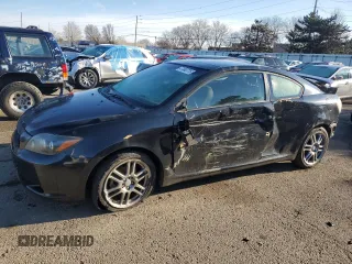 2009 Scion tC z VIN JTKDE167090278867, wystawiony jako Copart lot #47040775 z przebiegiem 148 976 mil mil oraz Szkoda całkowita • Salvage title. Historia ofert i sprzedaży dostępna na DreamBid. Obrazek 1.