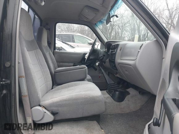 1997 Ford Ranger XLT with VIN 1FTCR10A6VPB40151, listed as a IAAI auction lot 41452862 with 138,631 mi miles. Bid and sale history available at carsss.com. Image 5.
