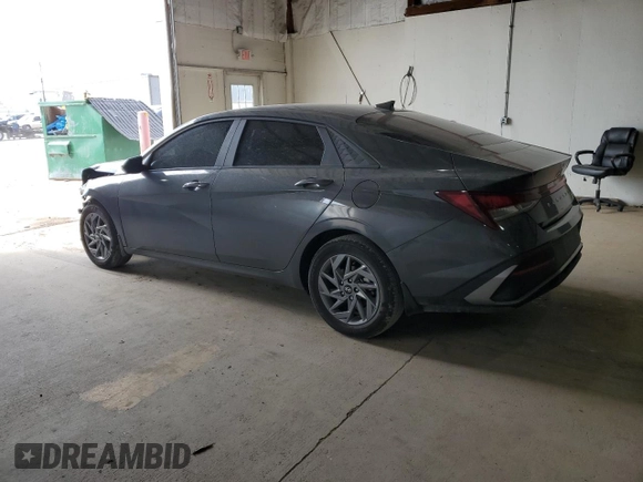 2024 Hyundai Elantra SEL z VIN KMHLM4DG4RU818817, wystawiony jako Copart lot #51142255 z przebiegiem 10 725 mil mil oraz Szkoda całkowita • Salvage title. Historia ofert i sprzedaży dostępna na DreamBid. Obrazek 2.