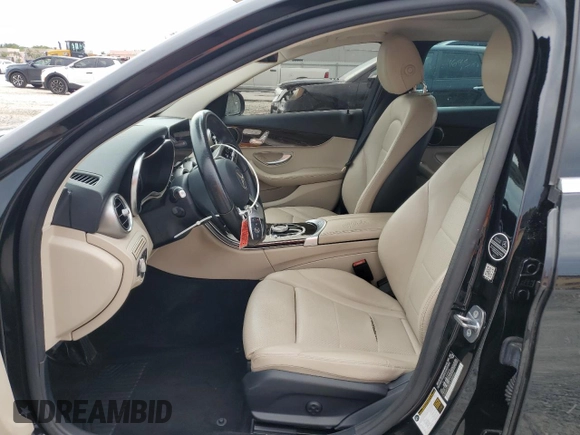 2019 Mercedes-Benz C 300 z VIN 55SWF8DB8KU289988, wystawiony jako Copart lot #55739365 z przebiegiem 65 277 mil mil oraz Szkoda całkowita • Salvage title. Historia ofert i sprzedaży dostępna na DreamBid. Obrazek 7.