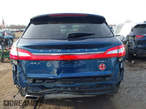 2017 Lincoln MKX Select with VIN 2LMPJ8KR9HBL25391, listed as a IAAI auction lot 41501001 with 101,696 mi miles. Bid and sale history available at carsss.com. Image 16.
