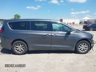 2020 Chrysler Voyager LX z VIN 2C4RC1CG2LR131258, wystawiony jako IAAI lot #42237185 z przebiegiem 138 945 mil mil oraz . Historia ofert i sprzedaży dostępna na DreamBid. Obrazek 14.